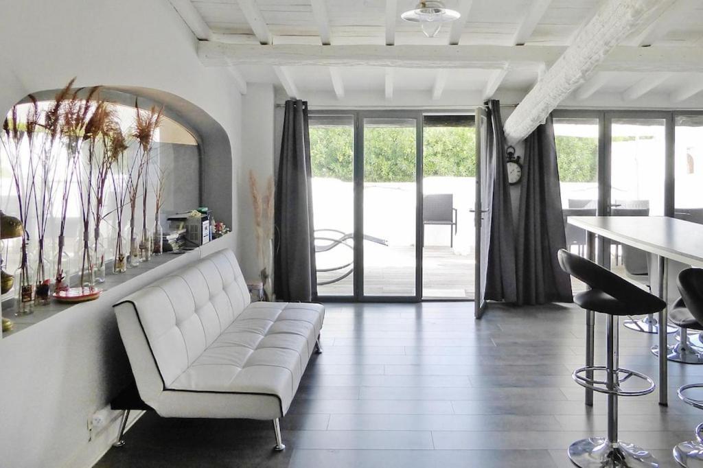 Holiday Home With Shared Pool Saintes-Maries-de-la-Mer Ngoại thất bức ảnh